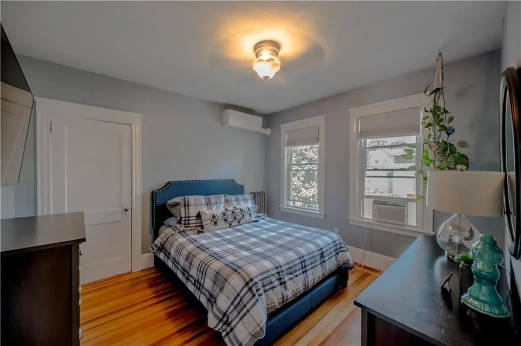 6 Dwight Street Providence RI 02906