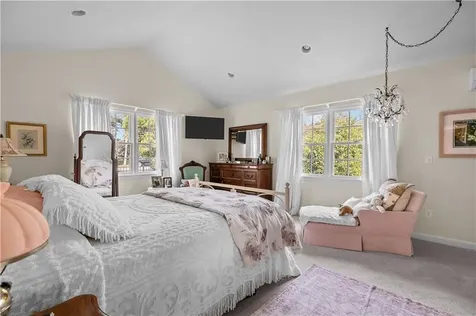 67 Berry Lane Bristol RI 02809