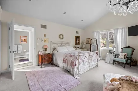 67 Berry Lane Bristol RI 02809