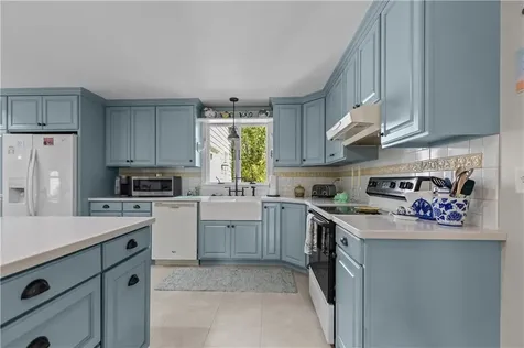 67 Berry Lane Bristol RI 02809