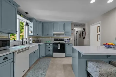 67 Berry Lane Bristol RI 02809