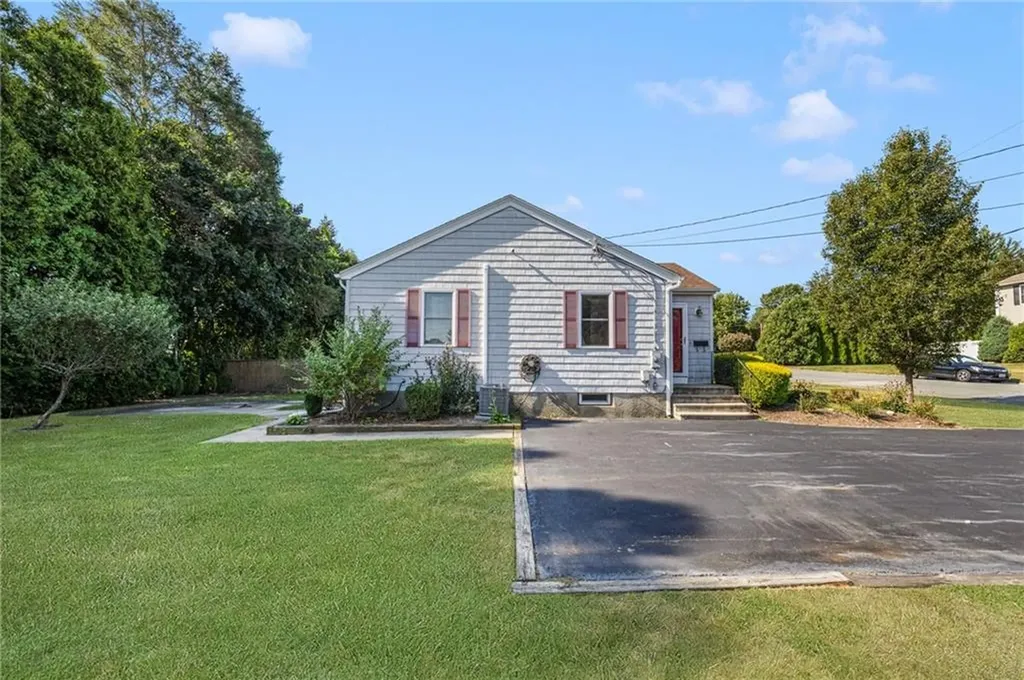 13 Amelia Court North Providence RI 02904
