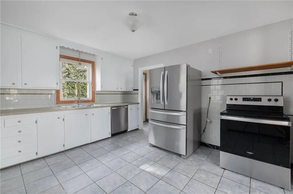 13 Amelia Court North Providence RI 02904