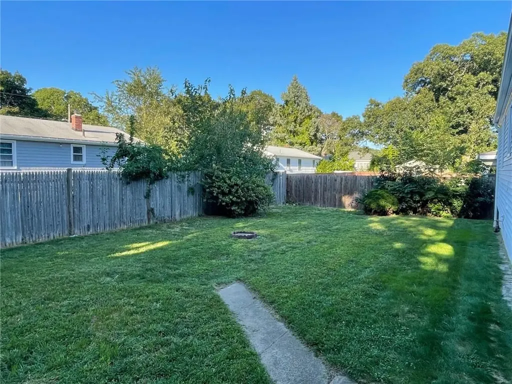 95 Dallas Avenue Warwick RI 02889