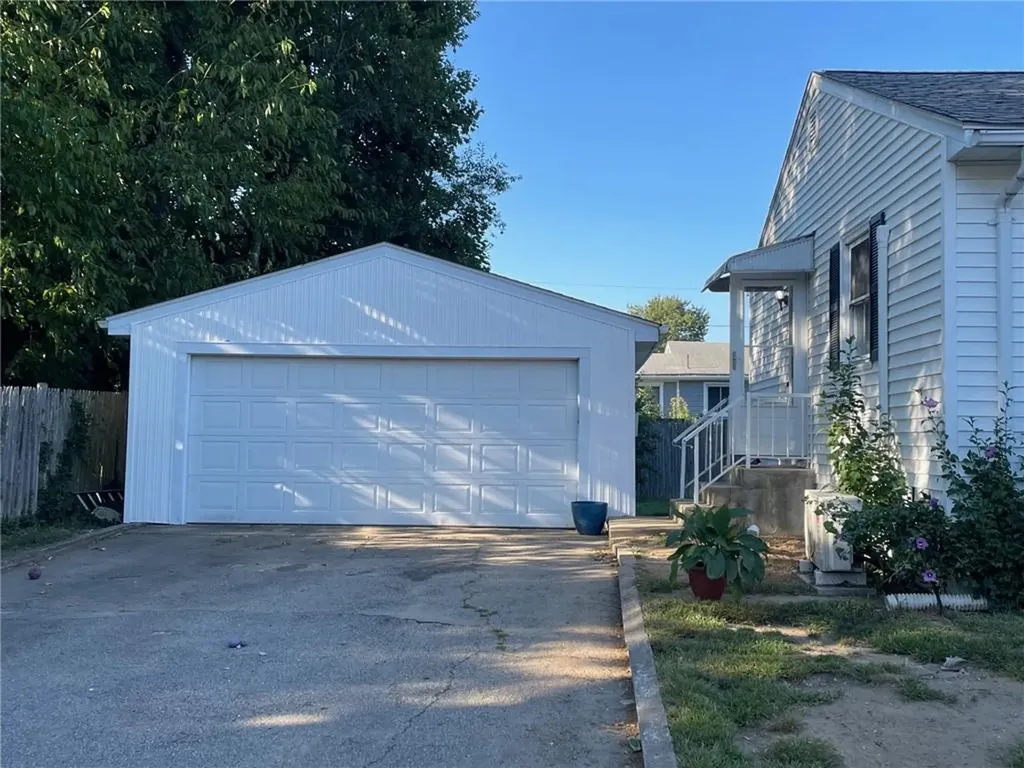 95 Dallas Avenue Warwick RI 02889