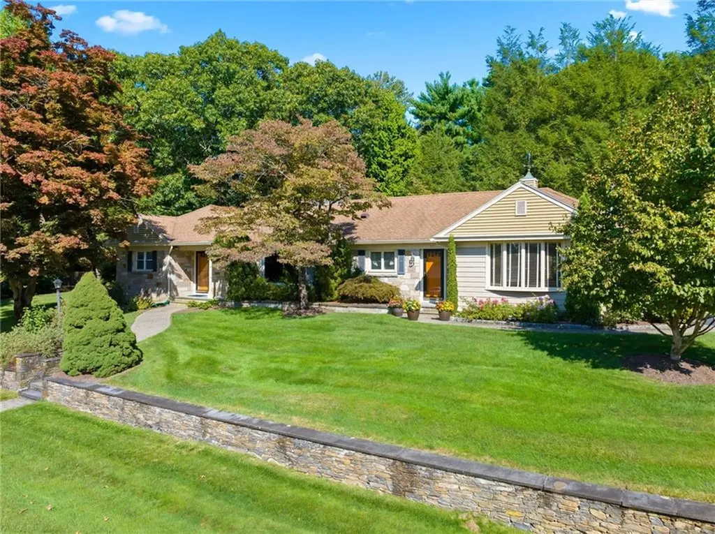 78 Meshanticut Valley Parkway Cranston RI 02920