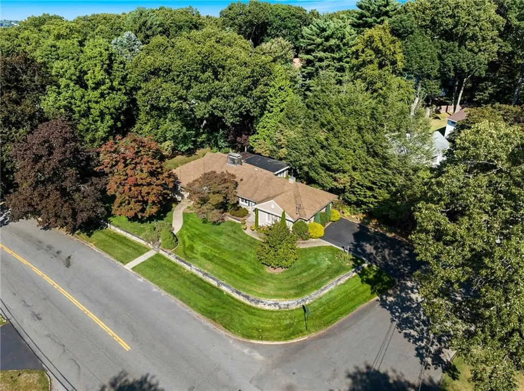 78 Meshanticut Valley Parkway Cranston RI 02920