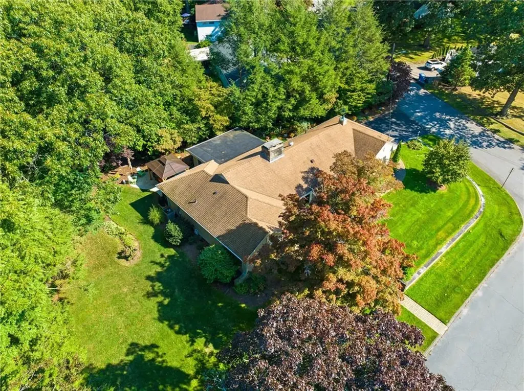 78 Meshanticut Valley Parkway Cranston RI 02920