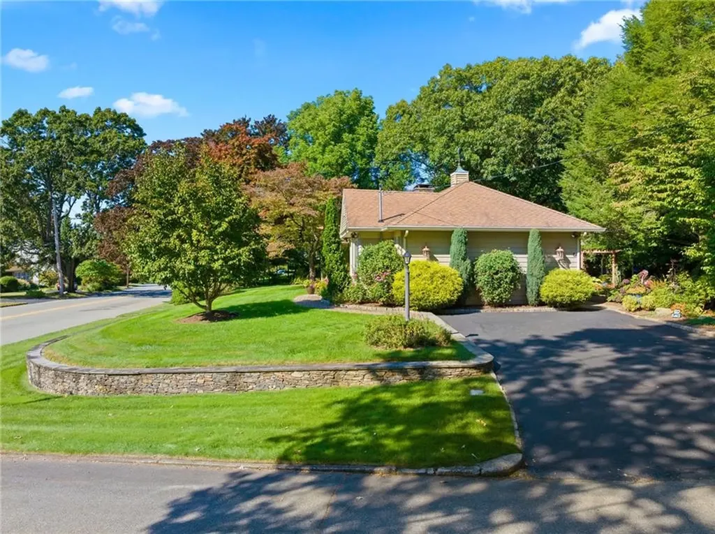 78 Meshanticut Valley Parkway Cranston RI 02920