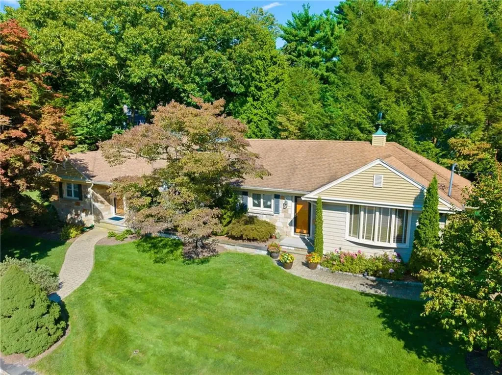 78 Meshanticut Valley Parkway Cranston RI 02920