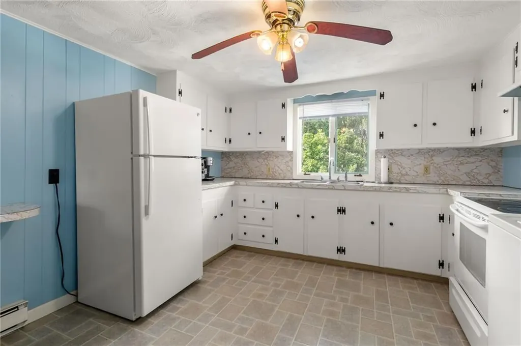 40 44 Mill Cove Road Warwick RI 02889