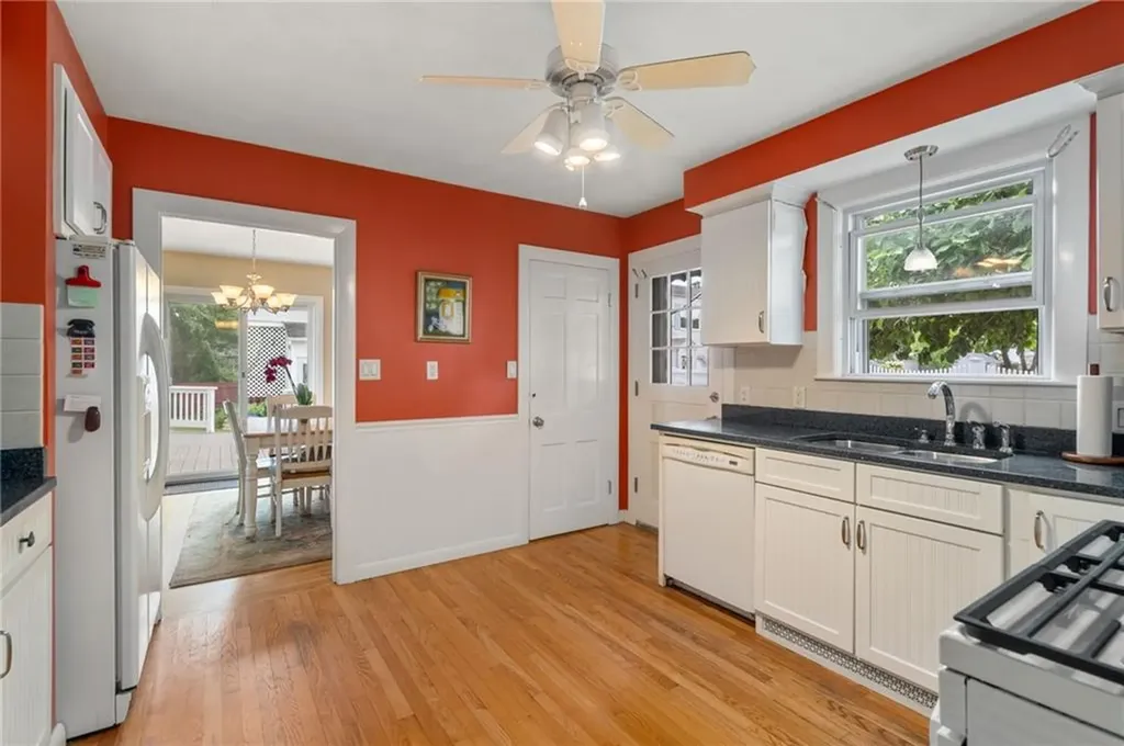 40 44 Mill Cove Road Warwick RI 02889
