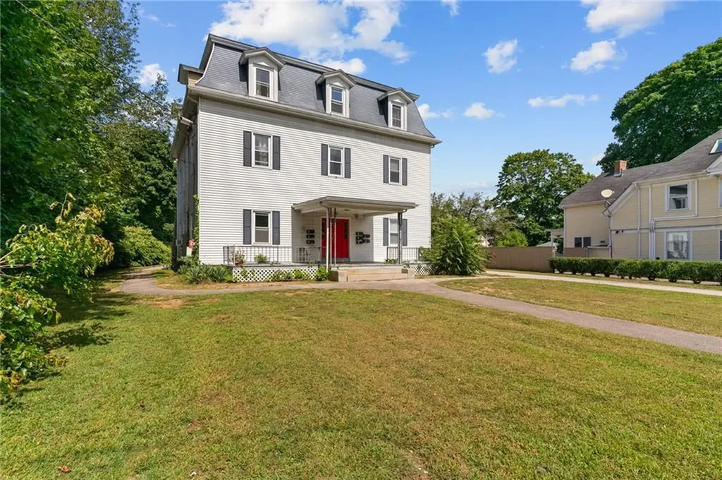 5 Pleasant Street Westerly RI 02891