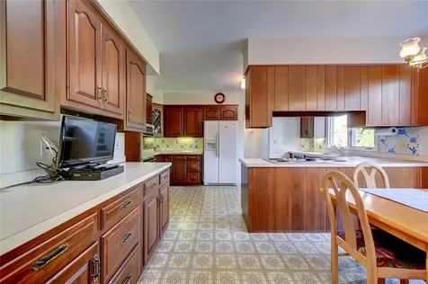 526 Cole Avenue Providence RI 02906