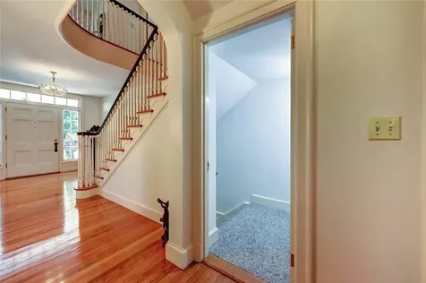 526 Cole Avenue Providence RI 02906