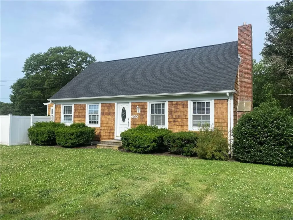 645 Fish Road Tiverton RI 02878