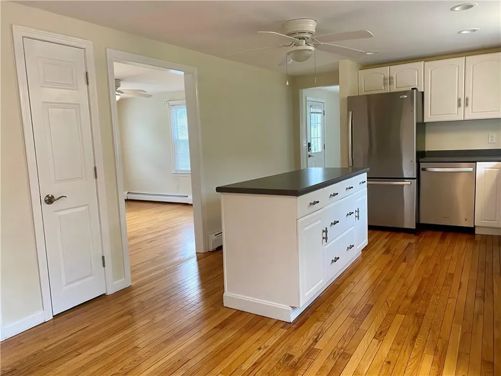 645 Fish Road Tiverton RI 02878