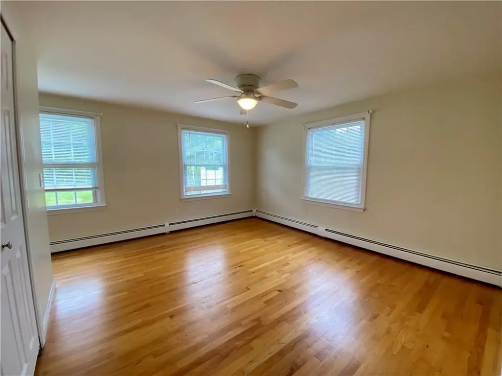 645 Fish Road Tiverton RI 02878