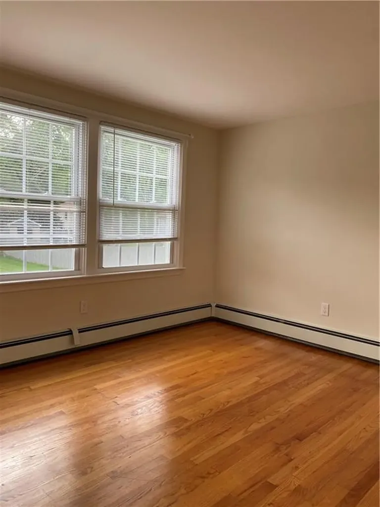 645 Fish Road Tiverton RI 02878
