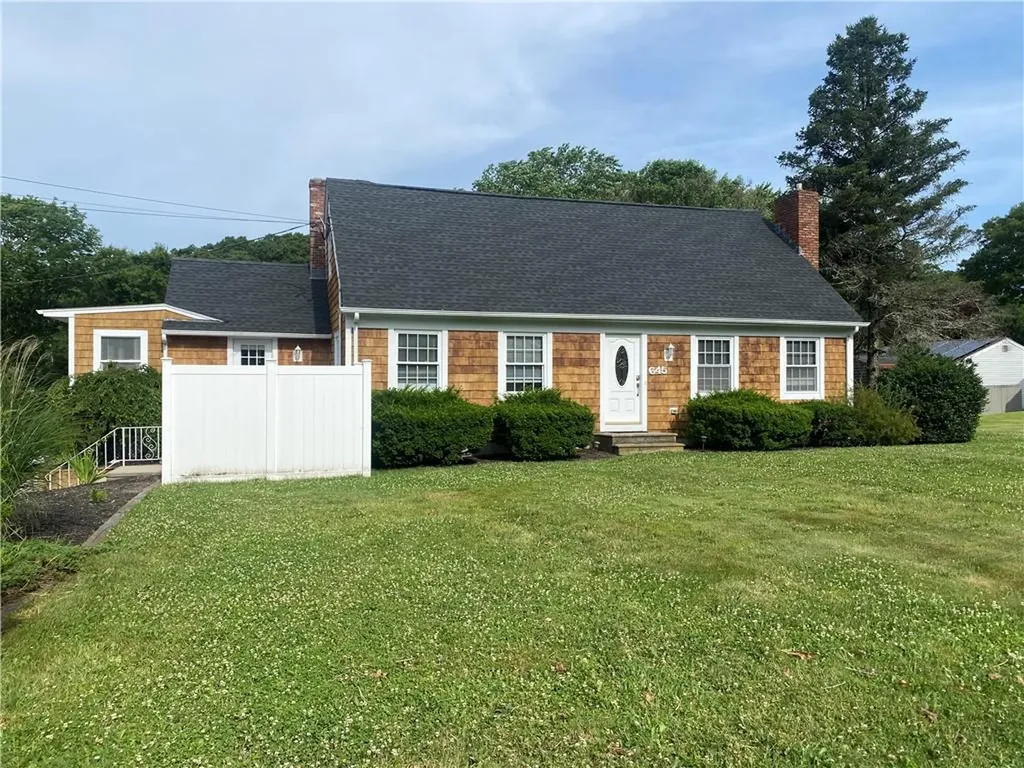 645 Fish Road Tiverton RI 02878