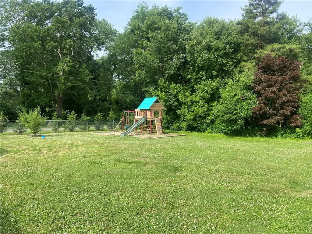 645 Fish Road Tiverton RI 02878