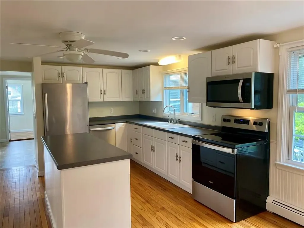 645 Fish Road Tiverton RI 02878