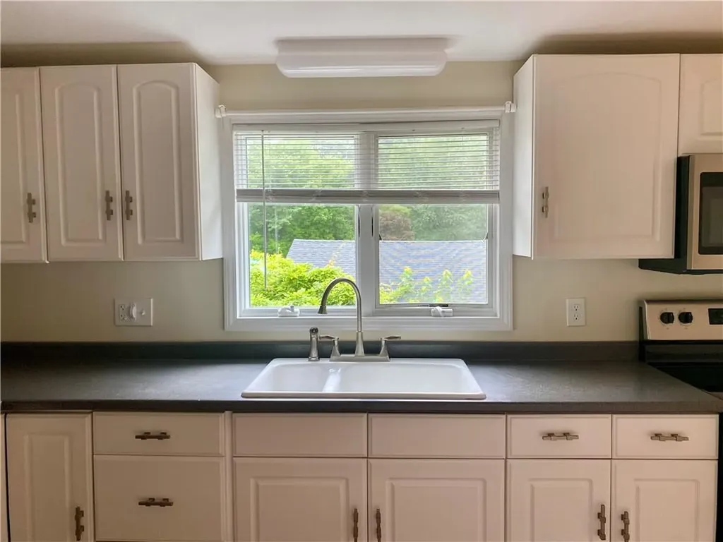 645 Fish Road Tiverton RI 02878