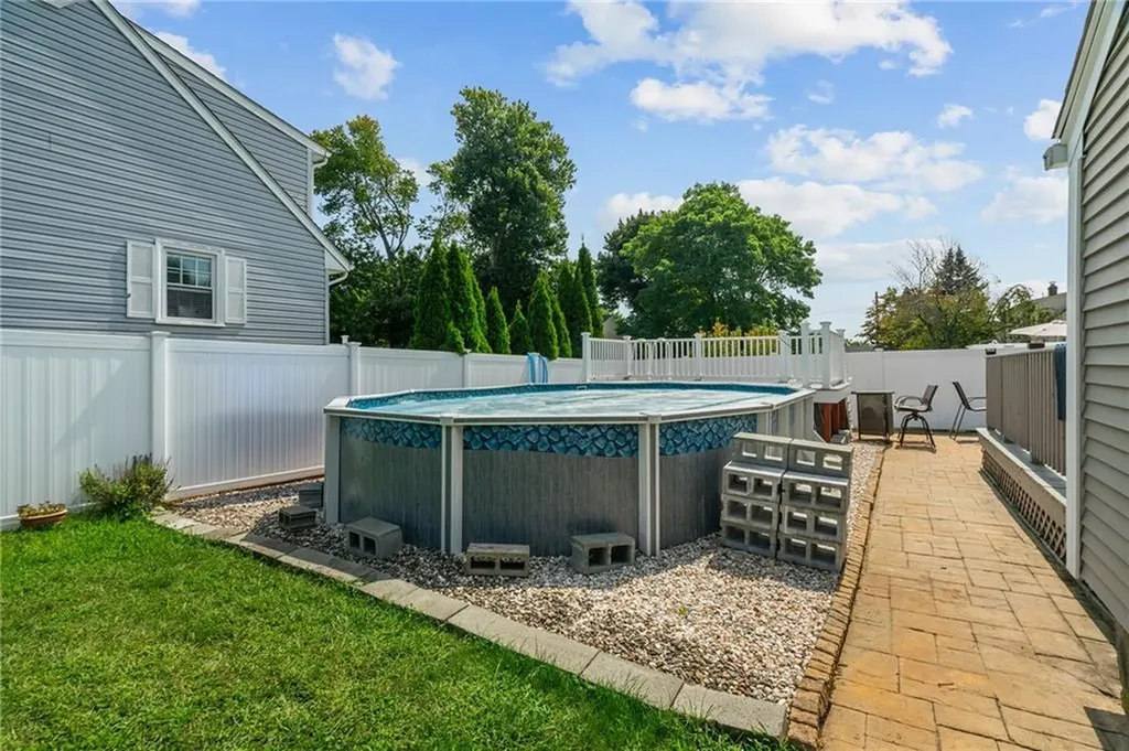 17 Palm Street North Providence RI 02904