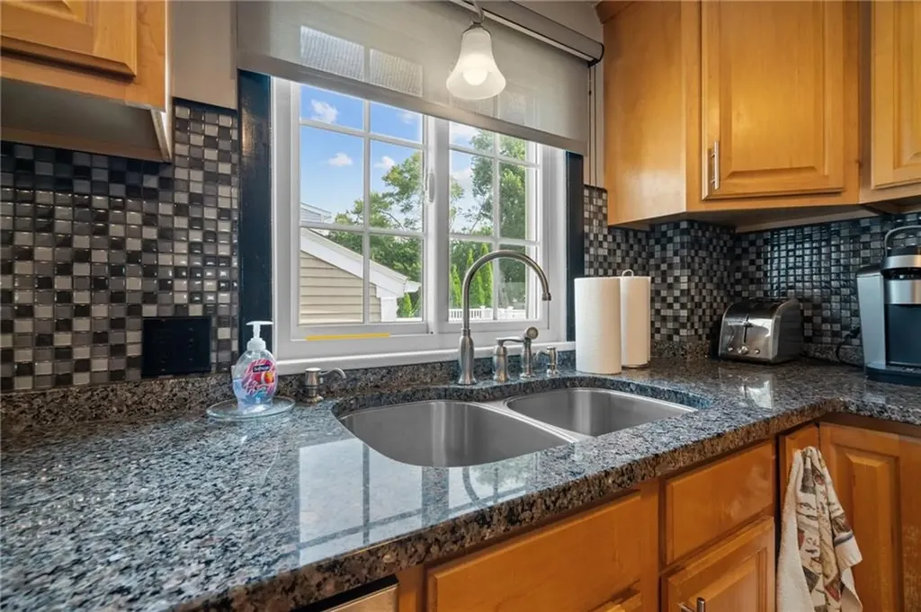 17 Palm Street North Providence RI 02904