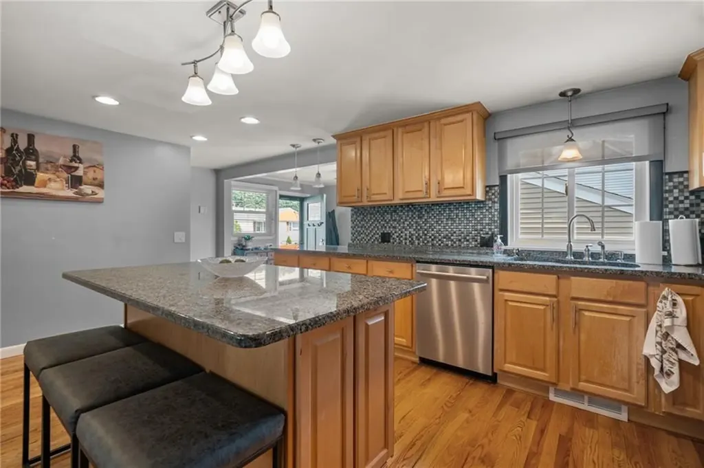 17 Palm Street North Providence RI 02904