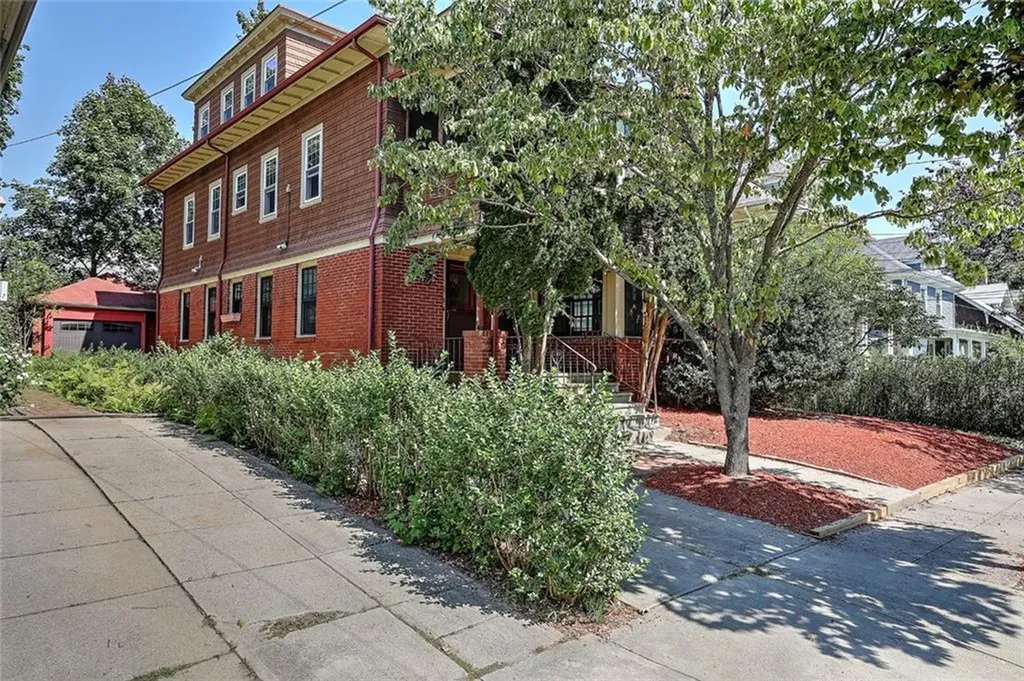 72 74 Dana Street Providence RI 02906
