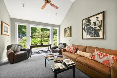 989 Mooresfield Road South Kingstown RI 02879