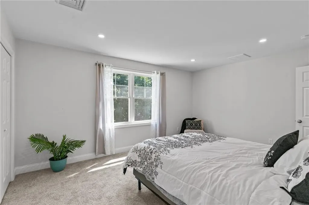 8 Lisi Lane Providence RI 02904