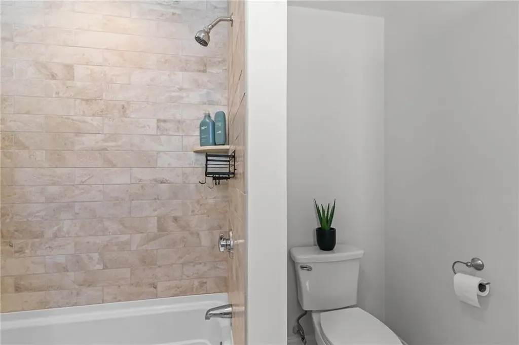 8 Lisi Lane Providence RI 02904