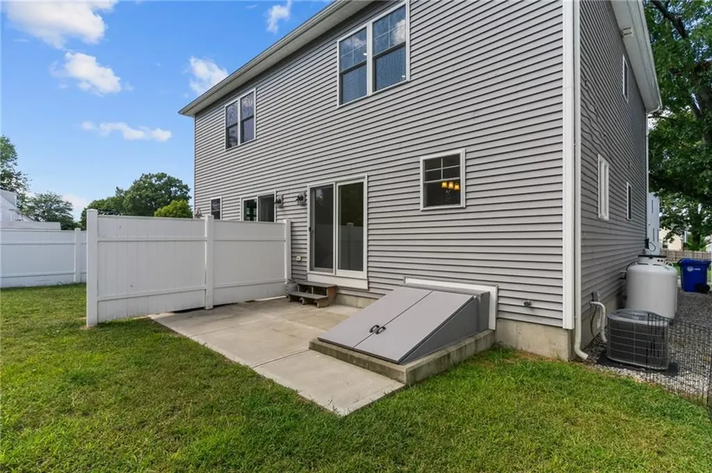 8 Lisi Lane Providence RI 02904