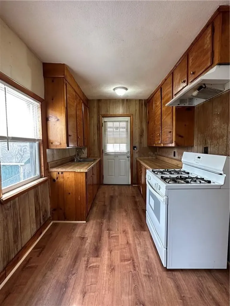 136 138 Earle Street Central Falls RI 02863