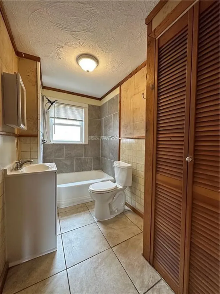 136 138 Earle Street Central Falls RI 02863