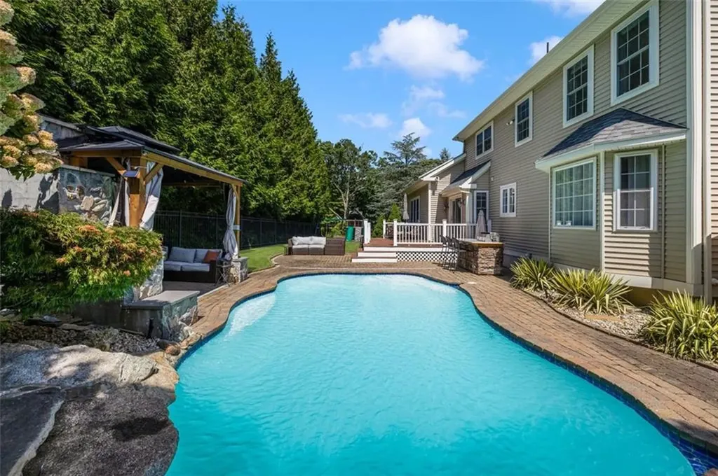 50 Millers Brook Drive Cumberland RI 02864