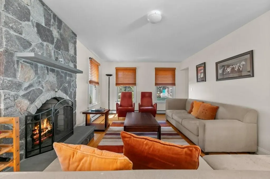 42 Pequot Lane Middletown RI 02842