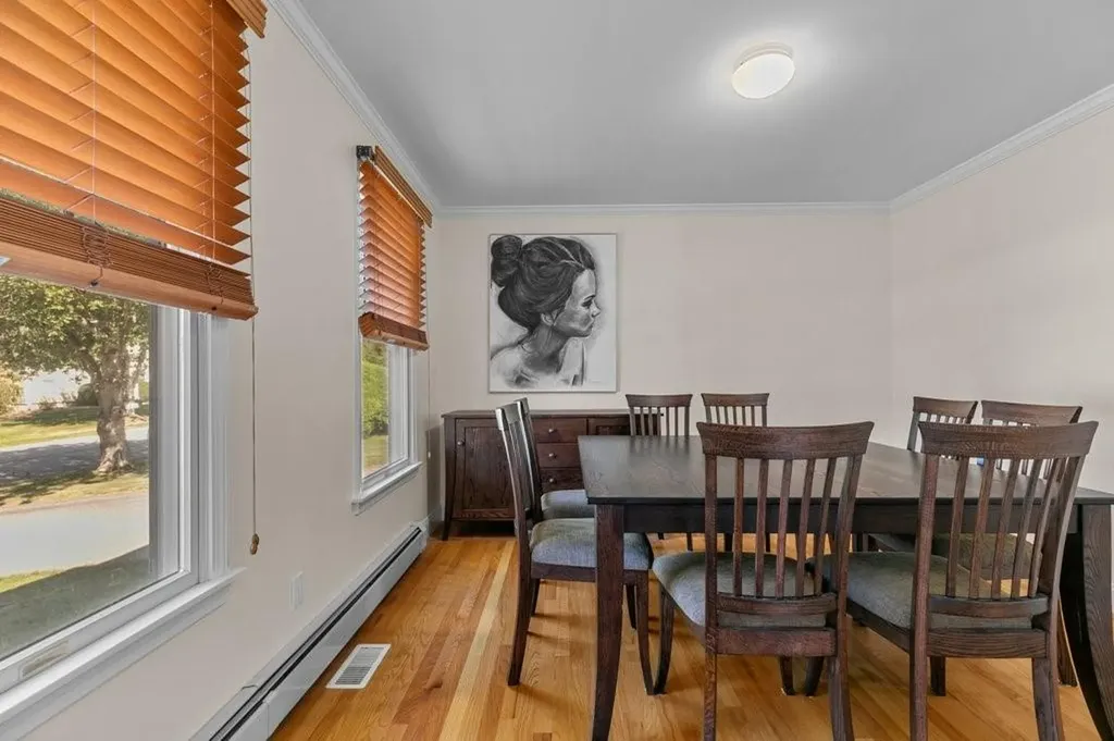 42 Pequot Lane Middletown RI 02842