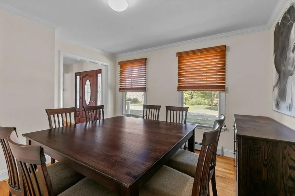 42 Pequot Lane Middletown RI 02842