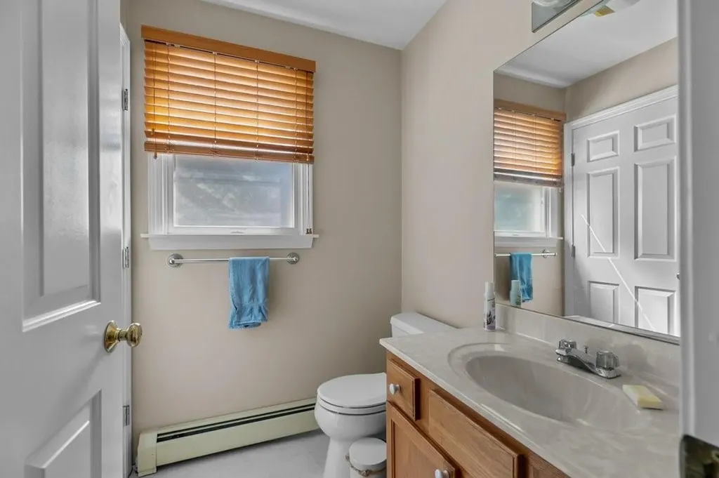 42 Pequot Lane Middletown RI 02842
