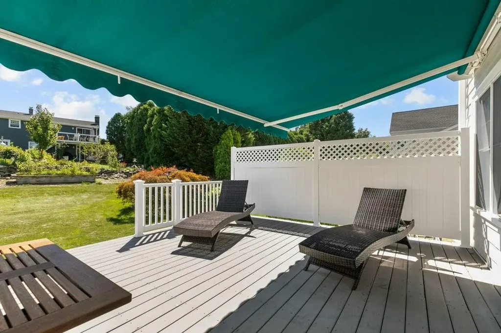 42 Pequot Lane Middletown RI 02842