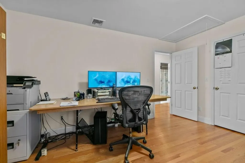 42 Pequot Lane Middletown RI 02842
