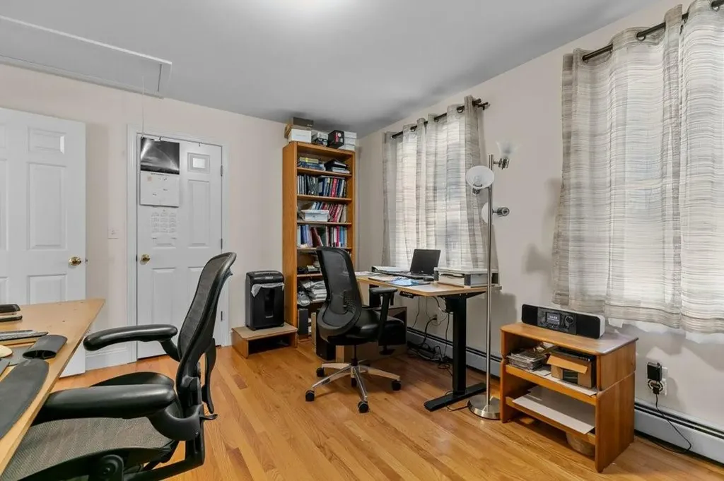 42 Pequot Lane Middletown RI 02842
