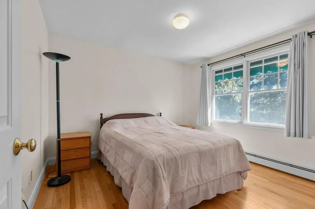 42 Pequot Lane Middletown RI 02842