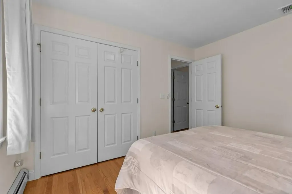 42 Pequot Lane Middletown RI 02842