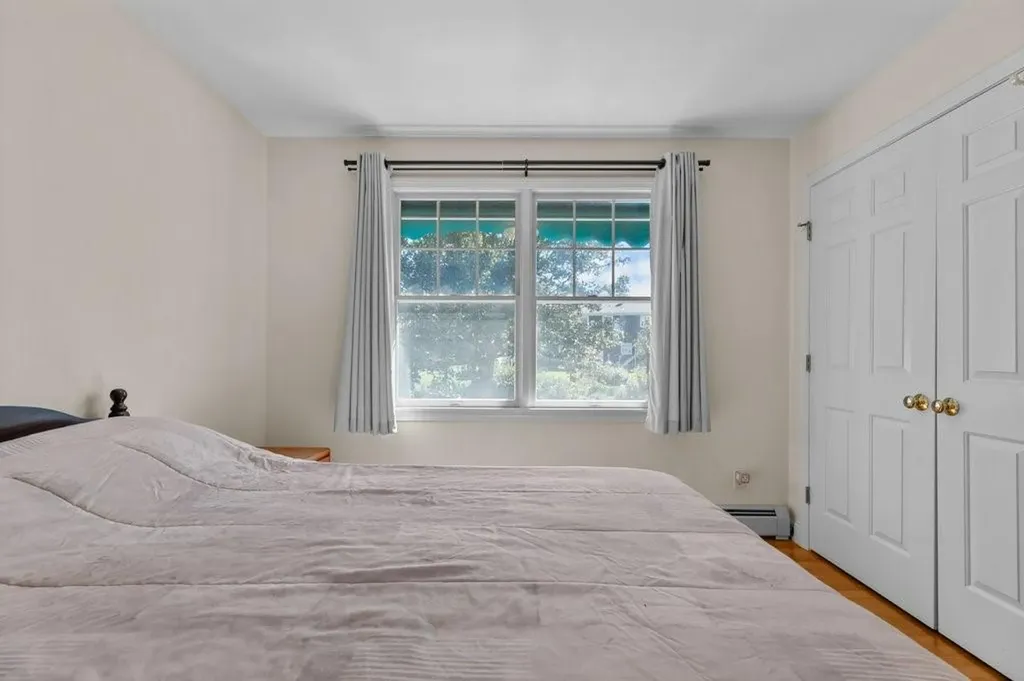 42 Pequot Lane Middletown RI 02842