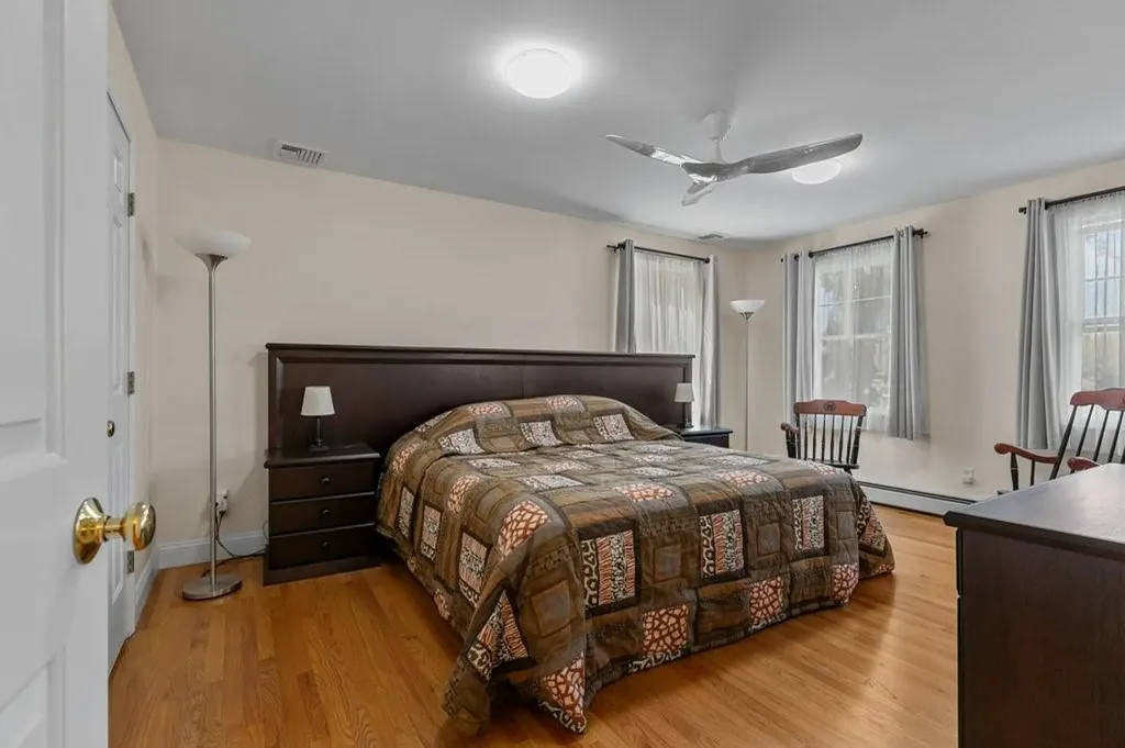 42 Pequot Lane Middletown RI 02842