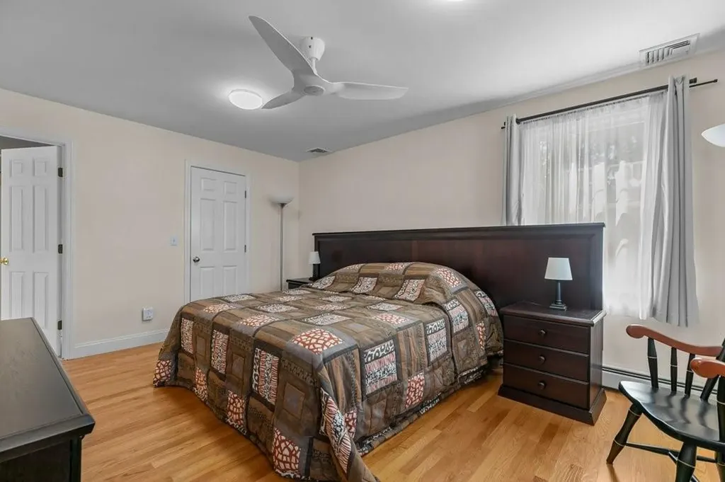 42 Pequot Lane Middletown RI 02842